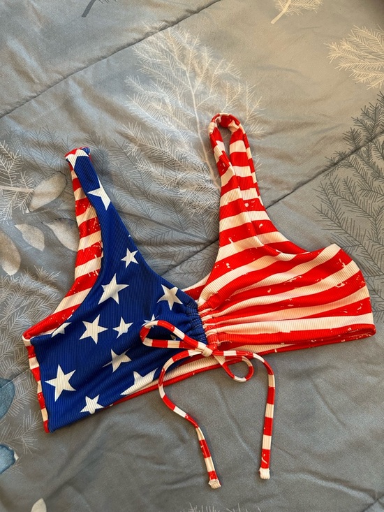 SHEIN Other - EUC SHEIN American Flag Star & Stripe Bikini Top - Red, White, Blue Sz L